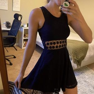 Size M Bailey Blue summer dress. Knit lace pattern with cut out print waist